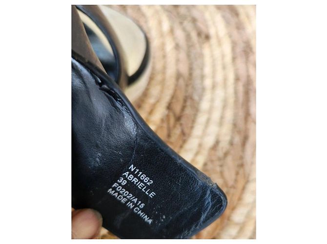Calvin Klein Sandali con listini neri e argento Nero - vista 5