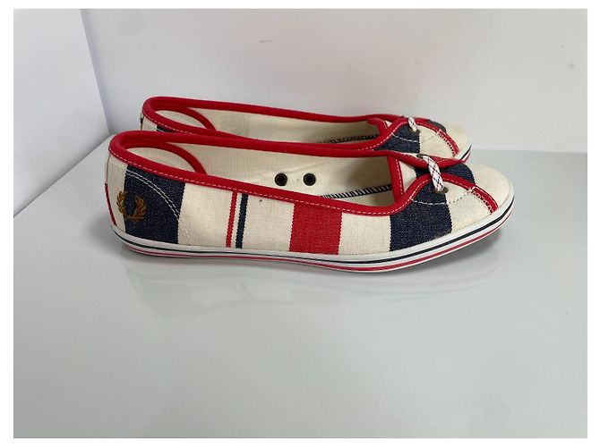 Fred Perry Southsea Deckchairs Canvas Ballerinas Weiß Rot Dunkelblau - Ansicht 2