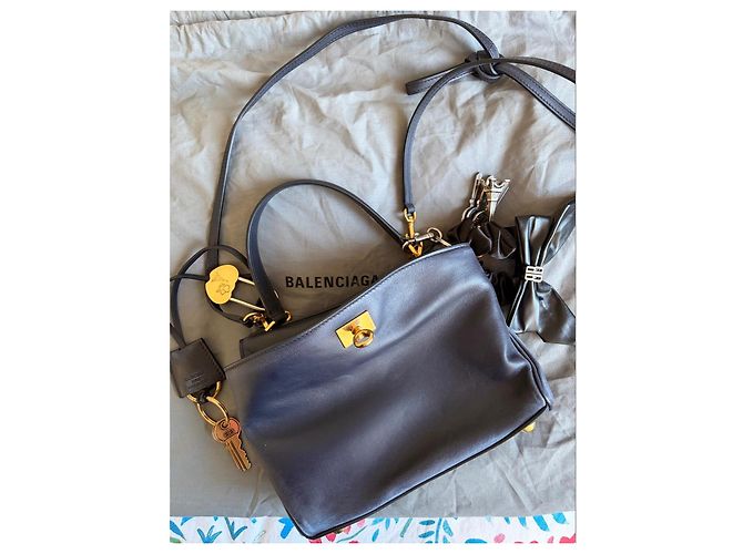 Balenciaga Mini Rodéo Borsa pelle invecchiata blu navy - vista 4