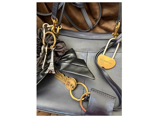 Balenciaga Mini Rodéo Borsa pelle invecchiata blu navy - vista 7