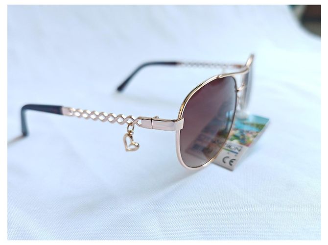 Autre Marque Occhiali da sole aviator CityVision dorati con ciondoli a cuore Marrone D'oro - vista 6