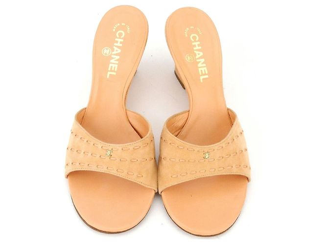 Chanel Mule con zeppa in scamosciato beige - vista 2