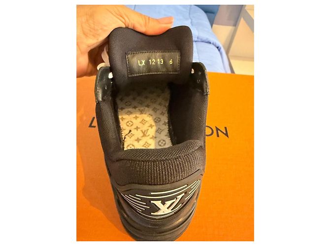 Louis Vuitton Sneaker LV Trainer in Pelle Nero - vista 10