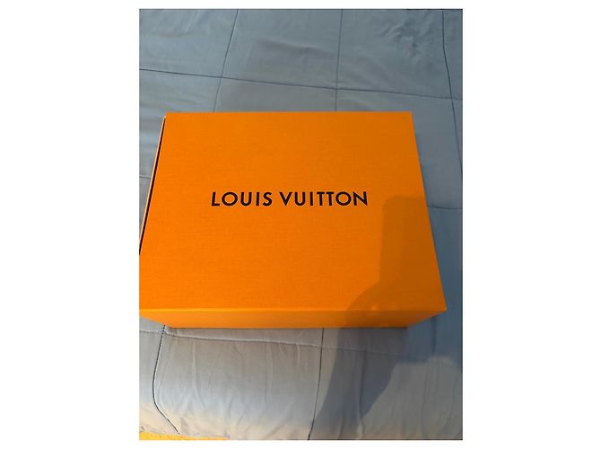 Louis Vuitton Sneaker LV Trainer in Pelle Nero - vista 11