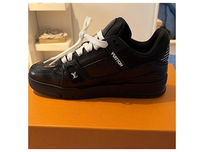 Louis Vuitton Sneaker LV Trainer in Pelle Nero - vista 2