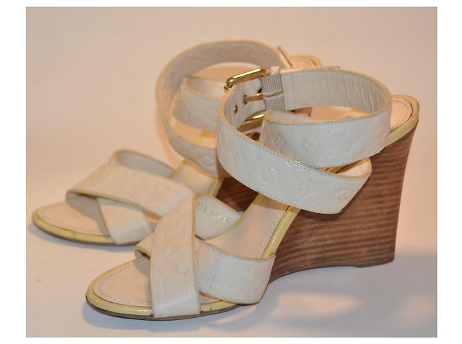 Louis Vuitton Sandali Zeppa Pelle Monogram Bianco - vista 2
