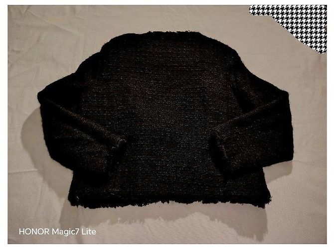 Chanel Giacca in tweed nero con logo CC - vista 7
