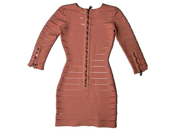 Abito Balmain rosa aderente a righe tagliate - vista 8