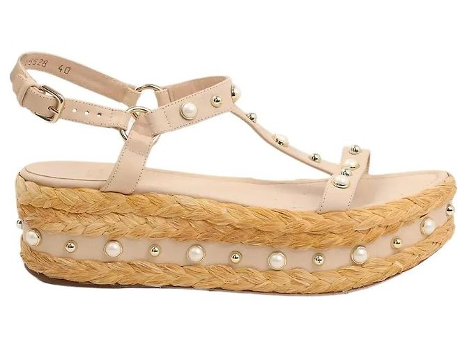 Stuart Weitzman Sandali con zeppa in pelle beige e perle - vista 2