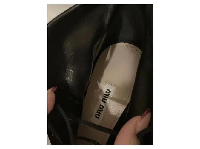 Miu Miu Stivaletti in scamosciato nero a punta con lacci - vista 6
