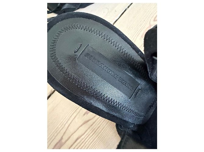 Alexander Wang Sandali con tacco in scamosciato e mesh nero - vista 9