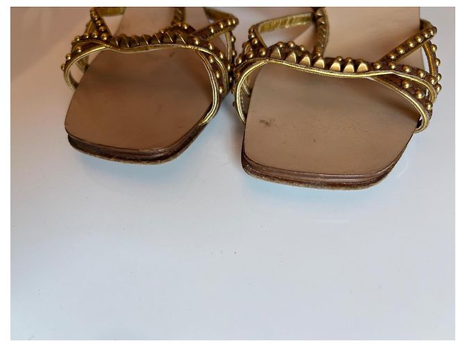 Prada Défilé Sandali con Tacco in Pelle Borchiata - Marrone e Oro D'oro - vista 11