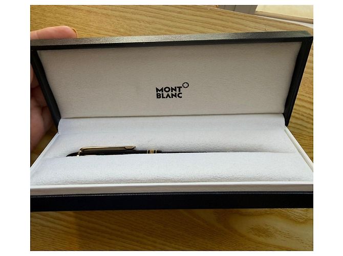 Montblanc Meisterstück Classique Stylo Plume Noir Doré - vue 2
