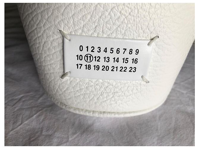 Maison Martin Margiela Maison Margiela Mini Borsa a Secchiello in Pelle Bianca Bianco - vista 5