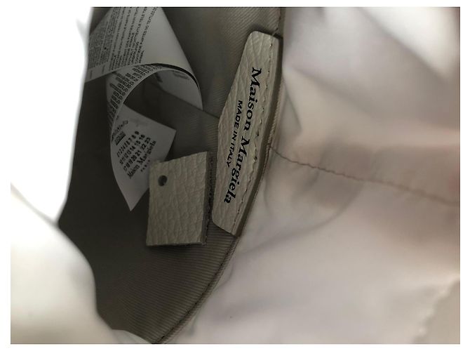 Maison Martin Margiela Maison Margiela Mini Borsa a Secchiello in Pelle Bianca Bianco - vista 9