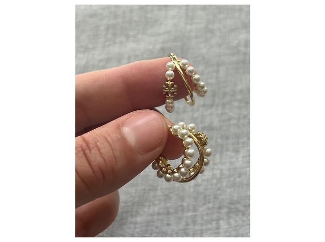 Tory Burch Orecchini a cerchio in perle e metallo dorato Bianco D'oro - vista 4