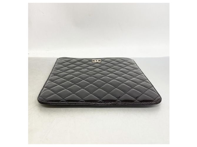 Custodia iPad in pelle verniciata matelassé Chanel - vista 3