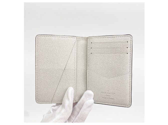 Organizer Tarjetero Louis Vuitton Taigarama Blanco - vista 3