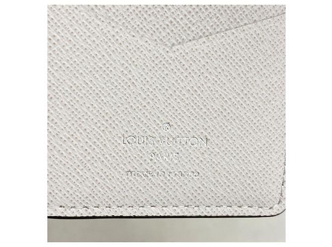 Organizer Tarjetero Louis Vuitton Taigarama Blanco - vista 4