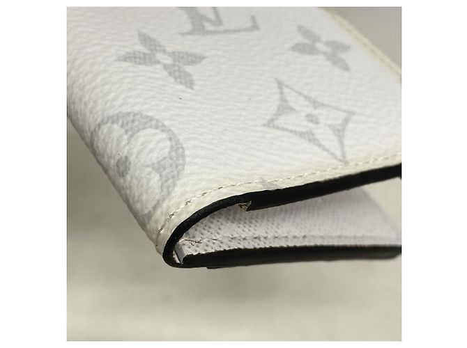 Organizer Tarjetero Louis Vuitton Taigarama Blanco - vista 6