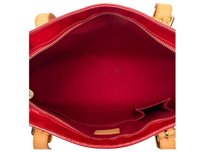 Louis Vuitton Red Monogram Vernis Brentwood Roja - vista 4