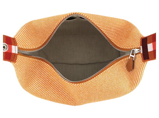 Custodia in lana Hermès Orange Small Wool Bride a Brac Au Carre Arancione - vista 4