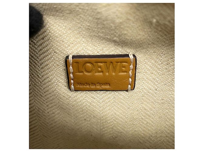 Borsa a mano mini in pelle Loewe Puzzle Bag Marrone Bianco Beige - vista 16