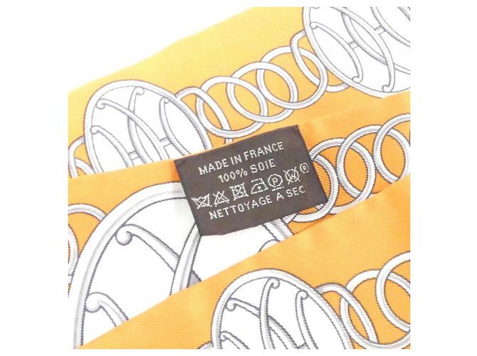 Silk In Foulard Twilly Hermès LIFT PROFILE Beige - vista 5