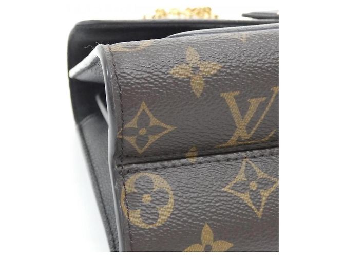 Borsa a tracolla Louis Vuitton Monogram Victoire M41730 Marrone Nero - vista 4