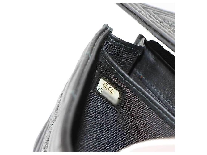 Cartera larga de doble pliegue Chanel Boy Matelassé Negro - vista 10