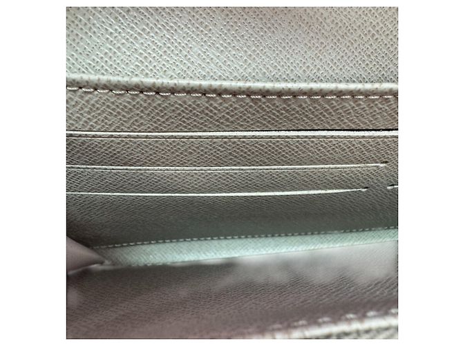 Twist Cartera larga de cuero Epi beige Louis Vuitton - vista 7