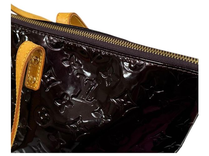 Borsa Tote Louis Vuitton Bellevue GM Vernis Bordò Porpora - vista 15