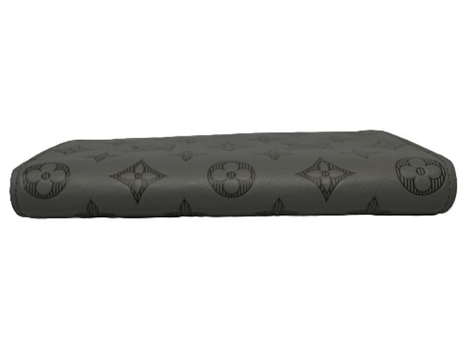 Cartera larga Brazza Monogram Shadow Louis Vuitton Castaño - vista 3