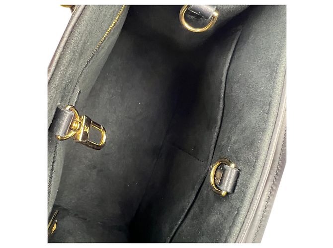 Tote Louis Vuitton OnTheGo PM Giant Monogram Empreinte in pelle nera Nero - vista 10