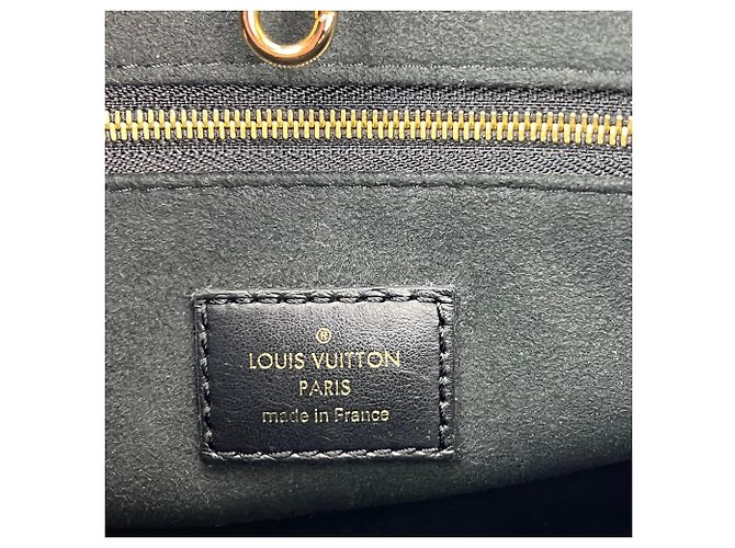 Tote Louis Vuitton OnTheGo PM Giant Monogram Empreinte in pelle nera Nero - vista 9