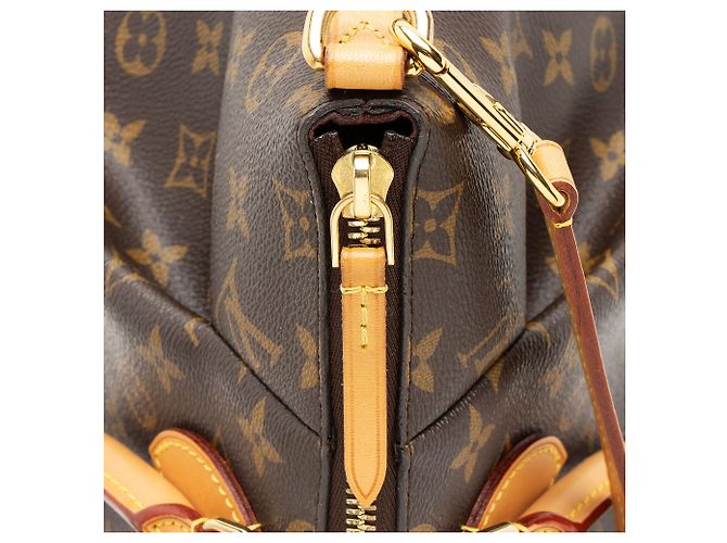 Bolsa Turenne MM em canvas Monogram Louis Vuitton Marrom - vista 10