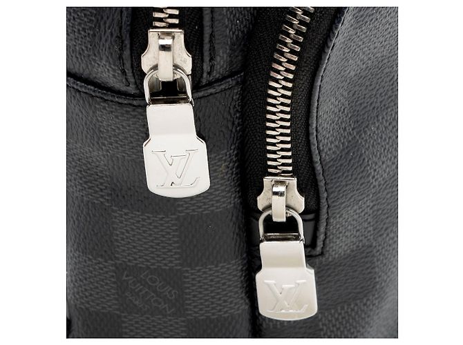 Borsa a tracolla Louis Vuitton Damier Graphite Avenue Nero - vista 10