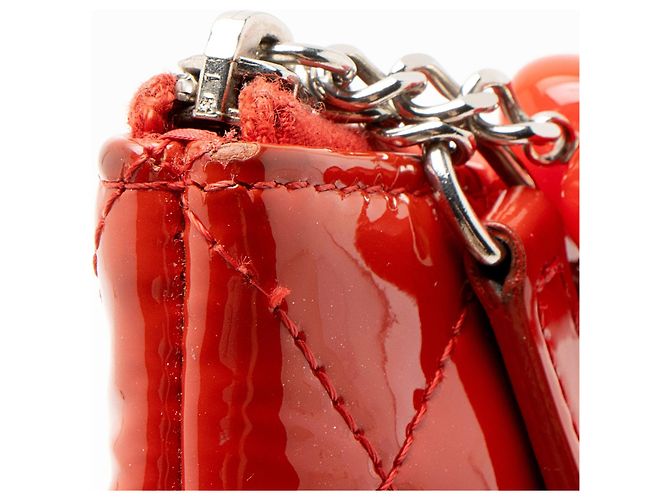 Gabrielle Chanel Patent Leather Valentine Hearts Medium O-Case Rosso - vista 10