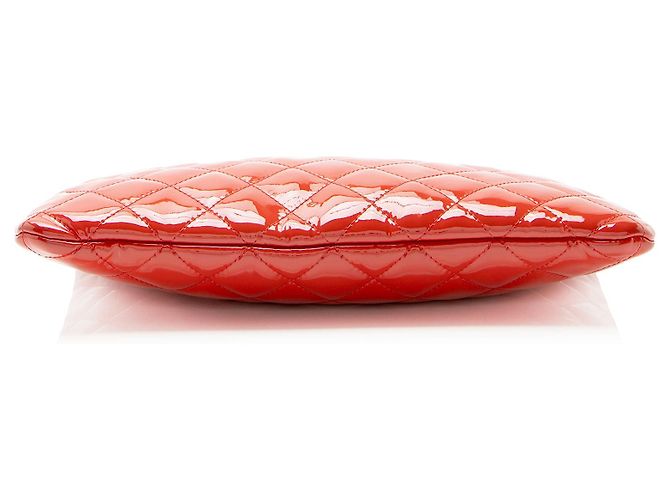 Gabrielle Chanel Patent Leather Valentine Hearts Medium O-Case Rosso - vista 4