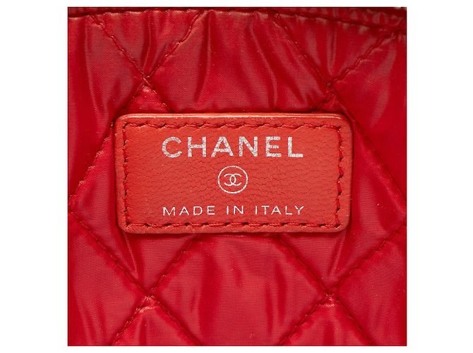 Gabrielle Chanel Patent Leather Valentine Hearts Medium O-Case Rosso - vista 7
