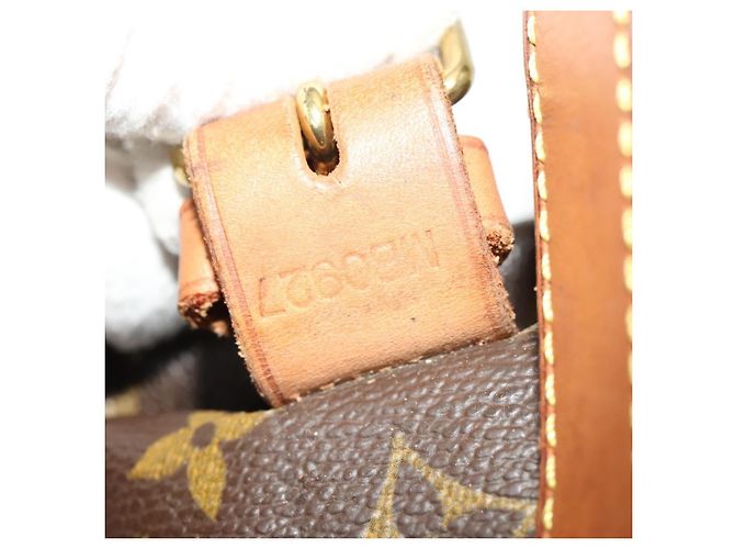 Louis Vuitton Saumur Monogram Canvas 35 Marrone - vista 6