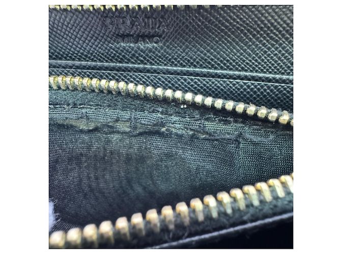 Prada Bi-fold Wallet aus schwarzem Leder - Ansicht 11