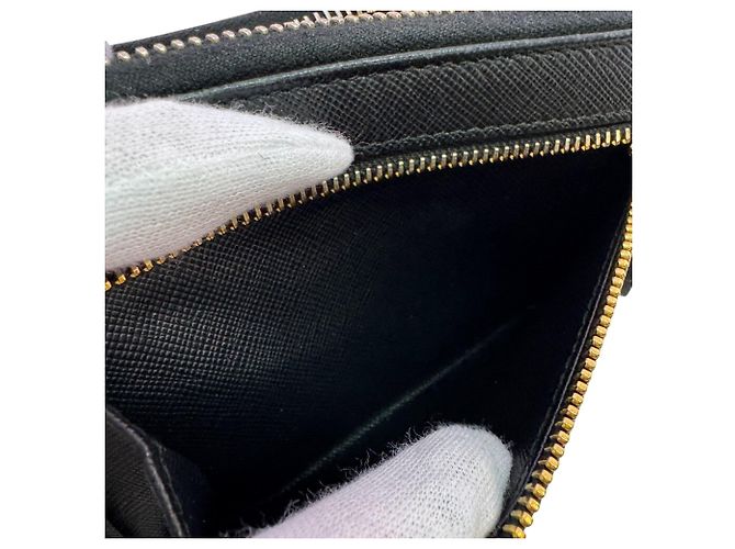 Prada Bi-fold Wallet aus schwarzem Leder - Ansicht 12