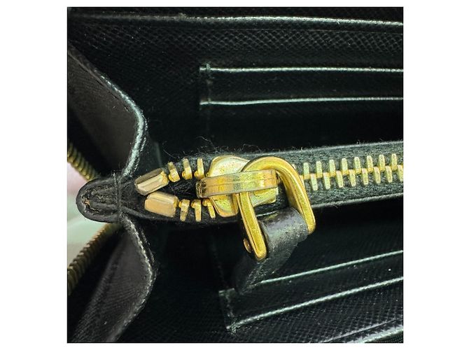 Prada Bi-fold Wallet aus schwarzem Leder - Ansicht 9