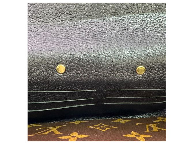 Cartera bi-fold Louis Vuitton Pallas Flap Lock Monogram Castaño Negro Monograma - vista 7