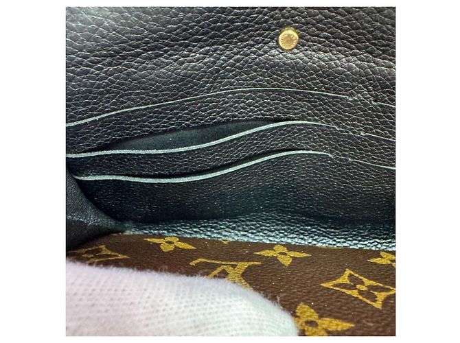 Cartera bi-fold Louis Vuitton Pallas Flap Lock Monogram Castaño Negro Monograma - vista 8
