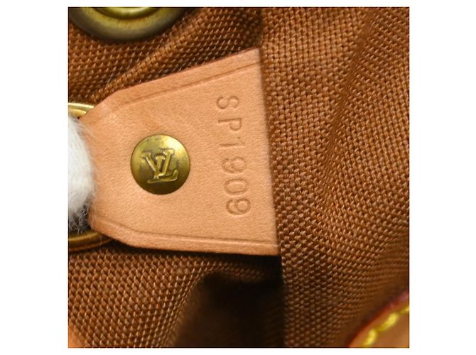 Sac à dos Louis Vuitton Vintage Montsouris Monogram Canvas MM Marron - vue 5