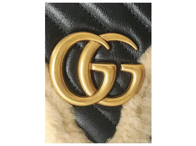Borsa a tracolla Gucci Marmont in pelle nera e shearling Nero - vista 3