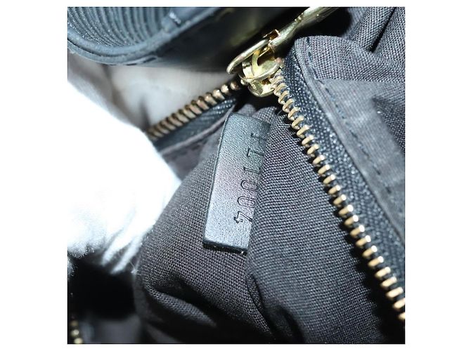 Borsa Louis Vuitton Mandara in pelle Epi MM Nero - vista 7