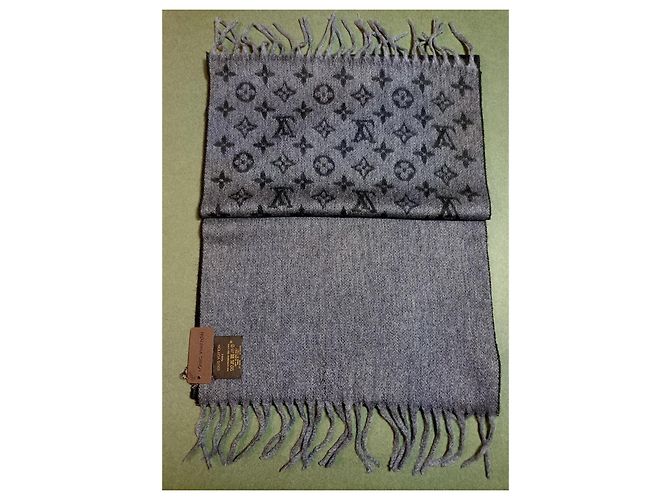Sciarpa Louis Vuitton Monogram in Lana e Cashmere - Grigio - vista 2